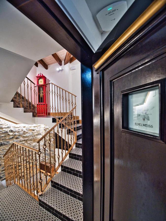 Apartamentos Valle De Ordesa-Torla Eksteriør billede